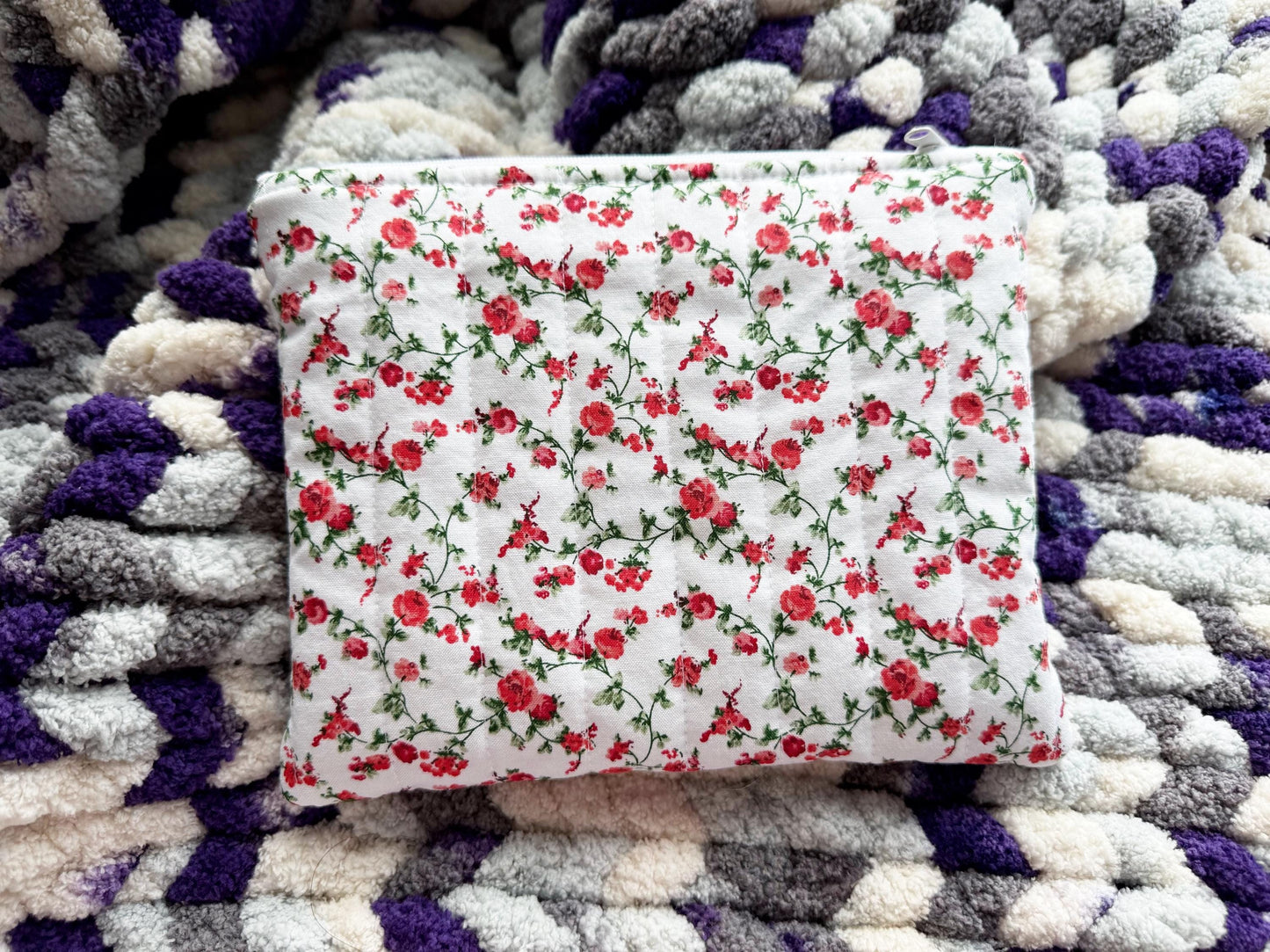 Medium Red Rose Vine Quilted Pouch