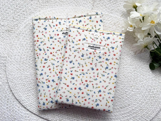 Mini Wildflower Floral Padded Book Sleeve